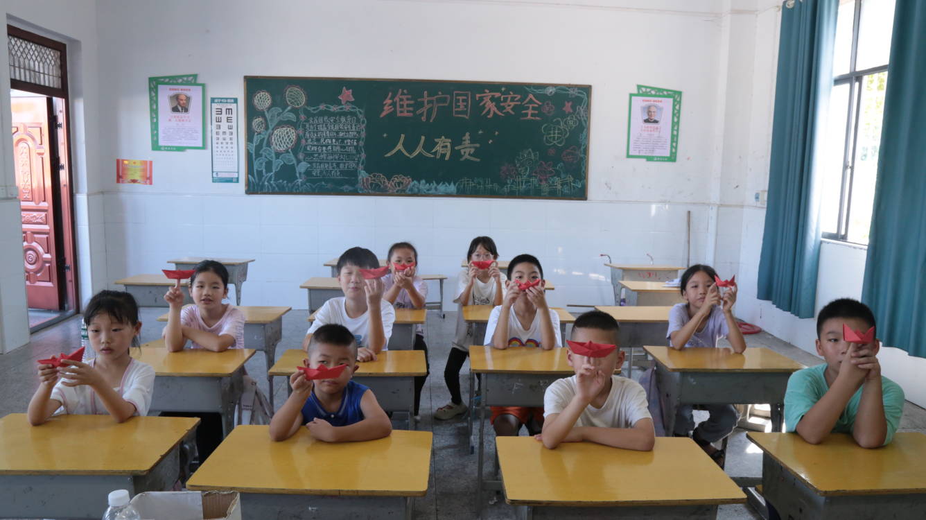 ����ǹ�־Ը������_չ�����и������������@�r����������ɫ�n��