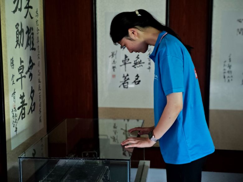 ��������������̤�L�����ʾӣ�̽���tɫ�����ܴa