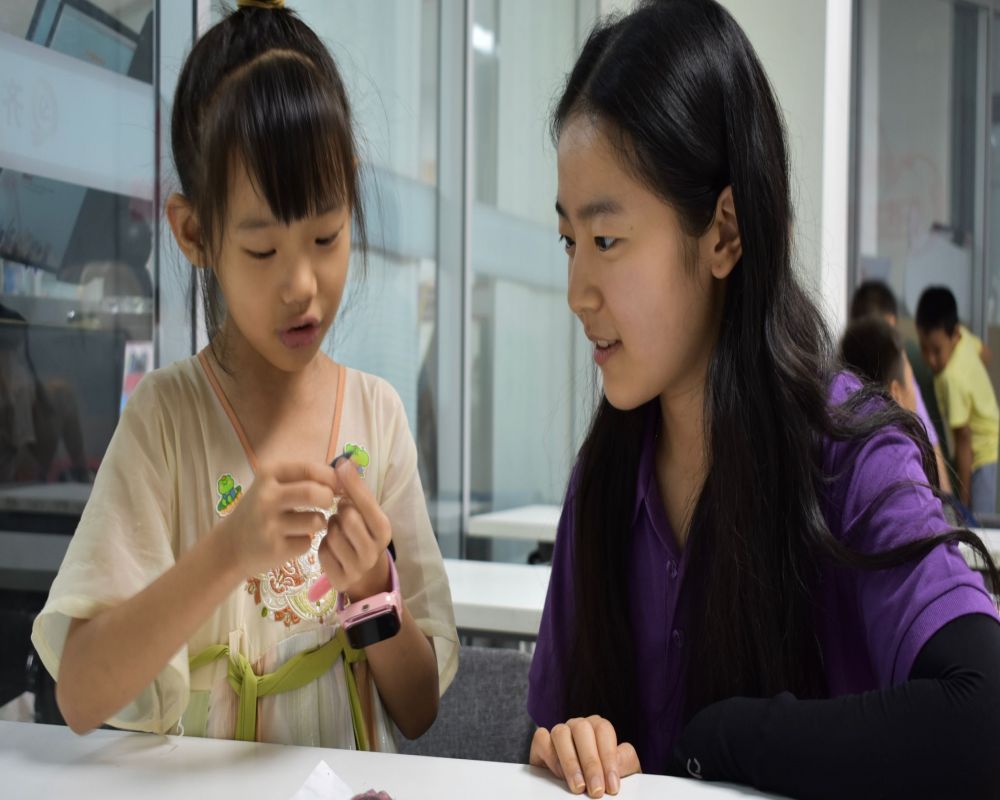 ���ڡ�ͯ���� ���놢��������(sh��)�`�F(tu��n)�������RС�F(tu��n)���n��