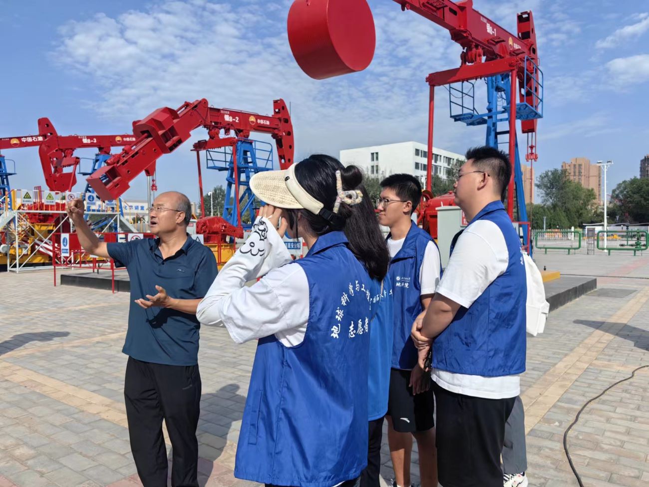 ��̼ʯ�⌍(sh��)�`�(du��)�y��̽���L(zh��ng)�c�����y��ָ�]���ģ����bʯ�͹��I(y��)�Gɫ��̼�D(zhu��n)����·��