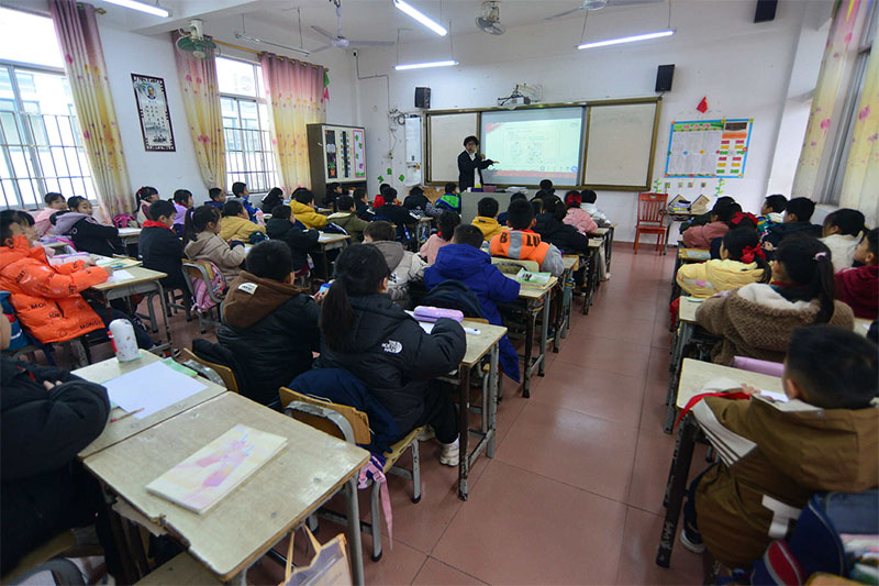 �����мtɫ���򣬺�ֲ�ۇ���ѡ������V��������W���t��ˇ���`ꠡ��_չ����������`���