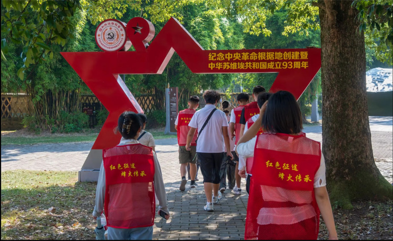 �t�E���`�����У�׷���tɫ���E���s�m�tɫѪ�}