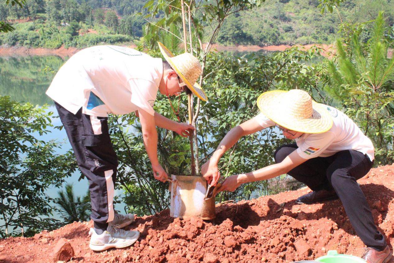 �V�����A�W(xu��)Ժ�W(xu��)�������l(xi��ng)���J(r��n)��ֲ��G���ഺ���L�G����