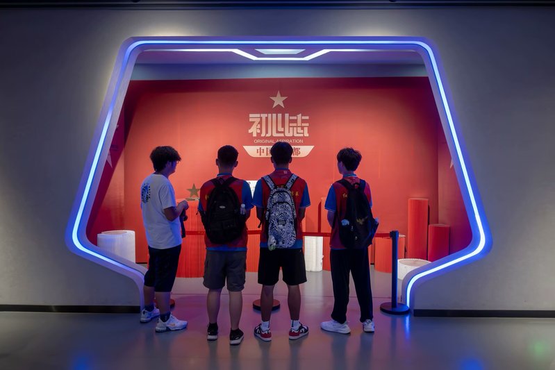 �t�E���`꠸��ڶ���׷���L�����E�����мtɫ����