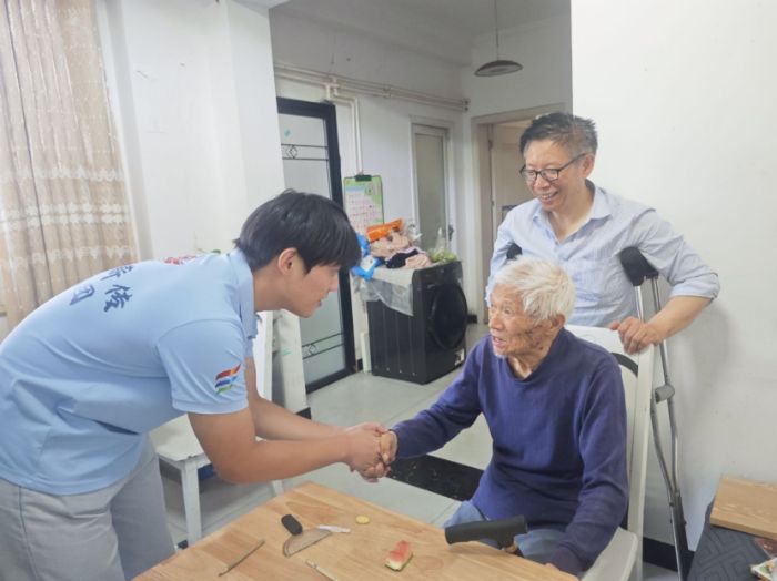 �μ����ļ�������������F��������ɫ�ľ�������