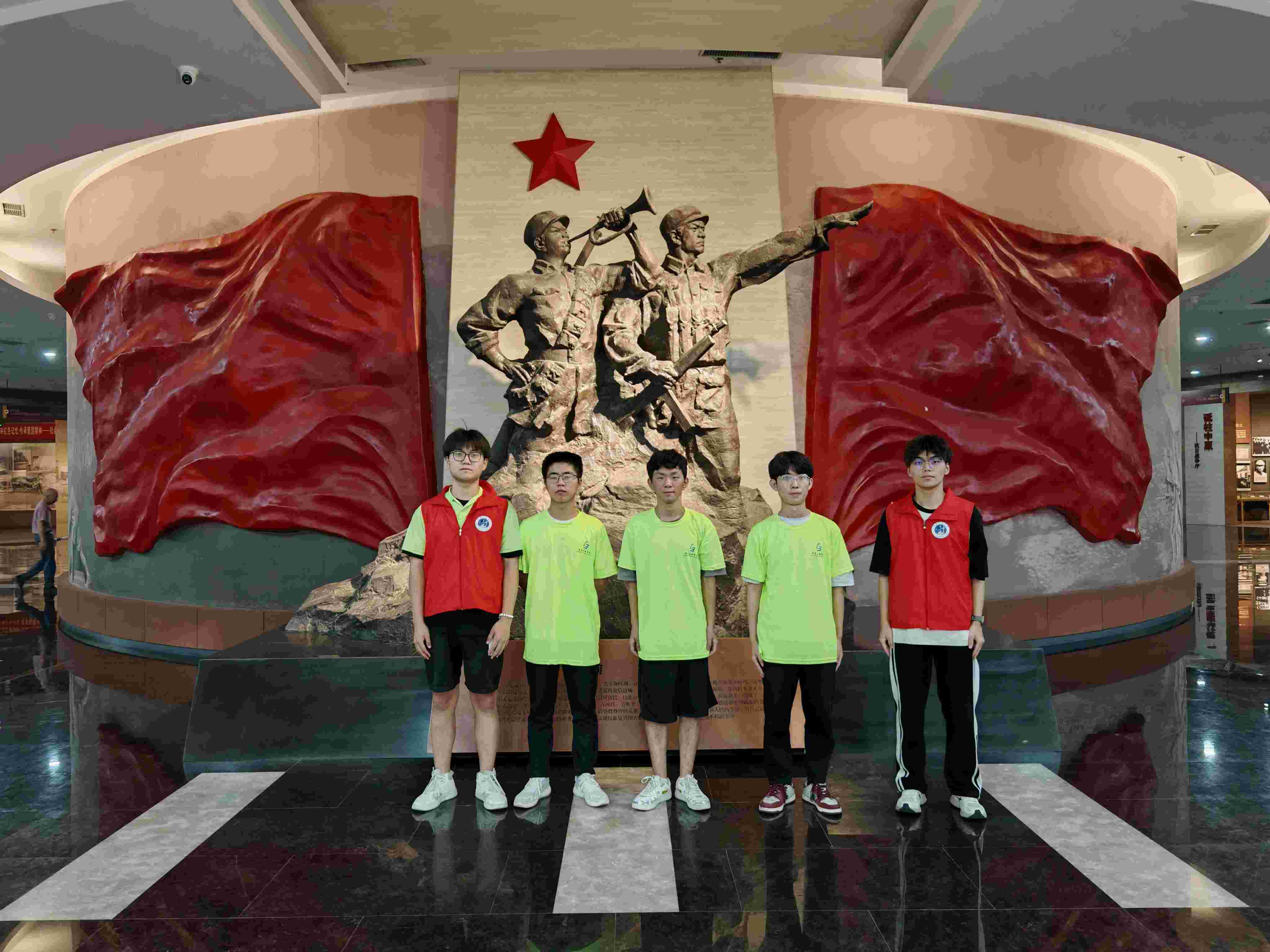 ���мtɫ�������s�m(x��)��(��i)��(gu��)����