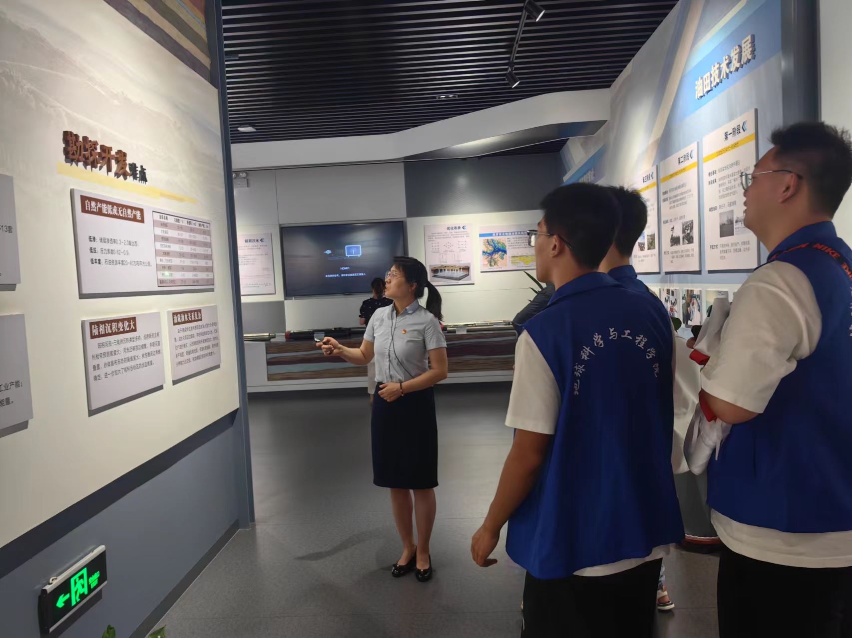 ����̼ʯ�⡱�c�������͡�̽���ء�����(sh��)�`�(du��)�����y����̽���L(zh��ng)�c����Gɫ��̼�D(zhu��n)��֮·