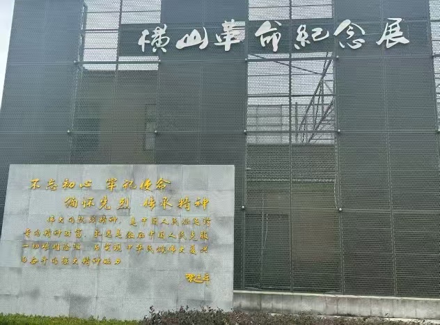 ׷���tɫ���E�����и�������