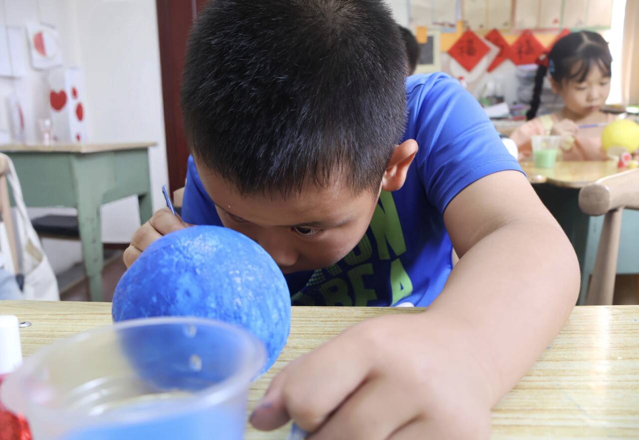 �����Ȳʣ��~�����x���A�����W�F�_չ���A�Ļ���ɫ���}����